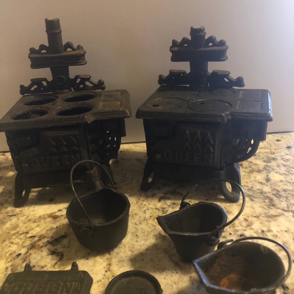 Antique Vintage Toys miniature cast iron cooking stove replica